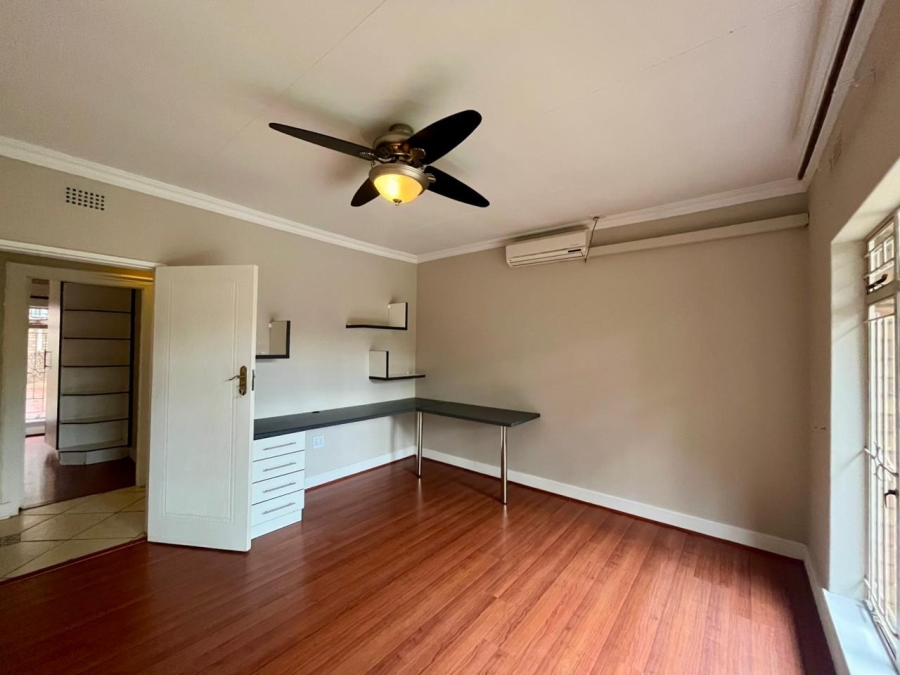 5 Bedroom Property for Sale in Safari Gardens North West